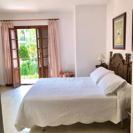 En Zona Avenida Litoral Estepona