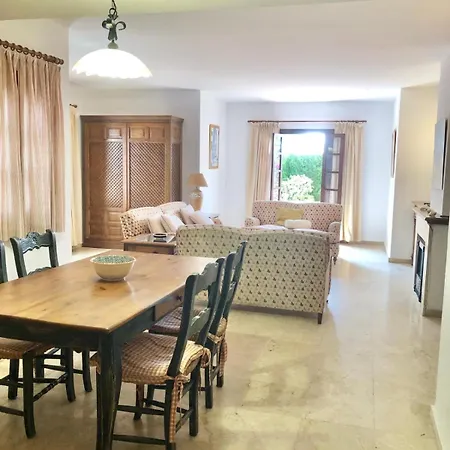 Ferienhaus En Zona Avenida Litoral Estepona